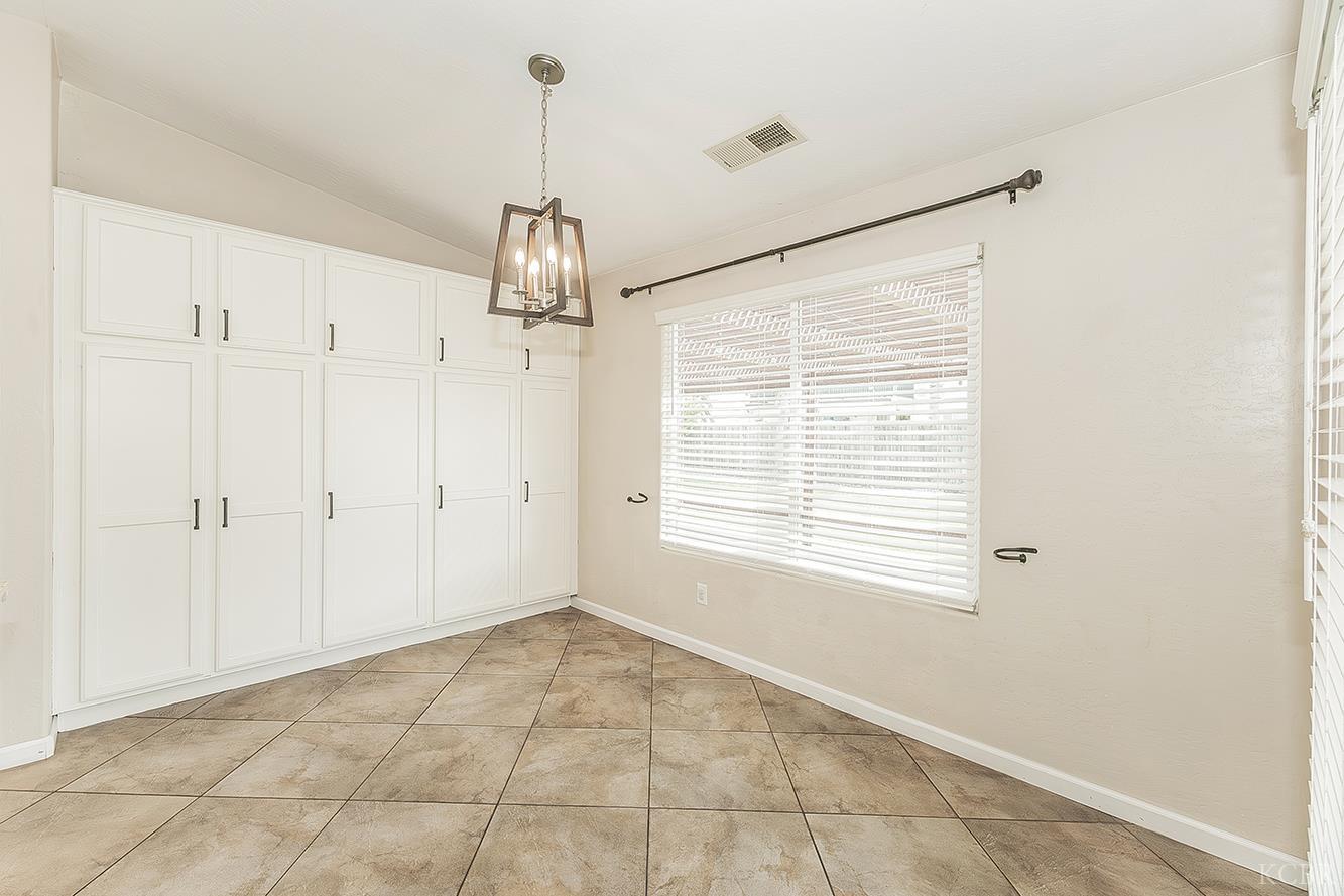 1847 W Heather Ln, Hanford, CA 93230