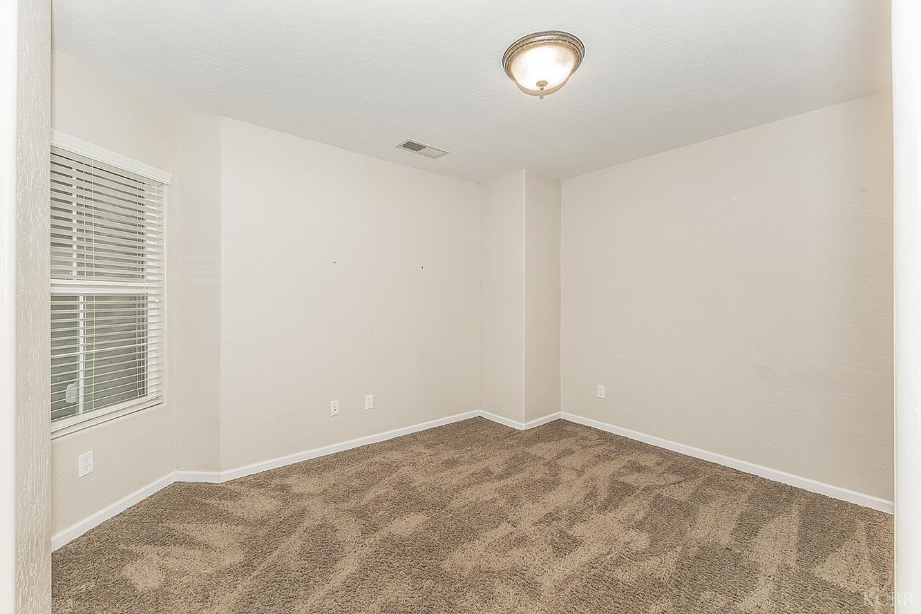 1847 W Heather Ln, Hanford, CA 93230