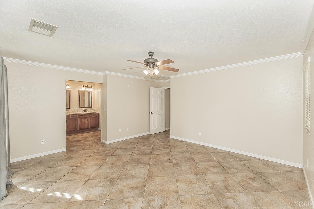 1847 W Heather Ln, Hanford, CA 93230