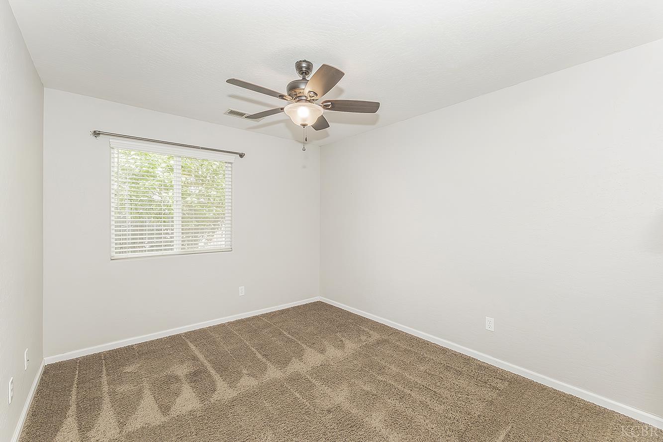 1847 W Heather Ln, Hanford, CA 93230