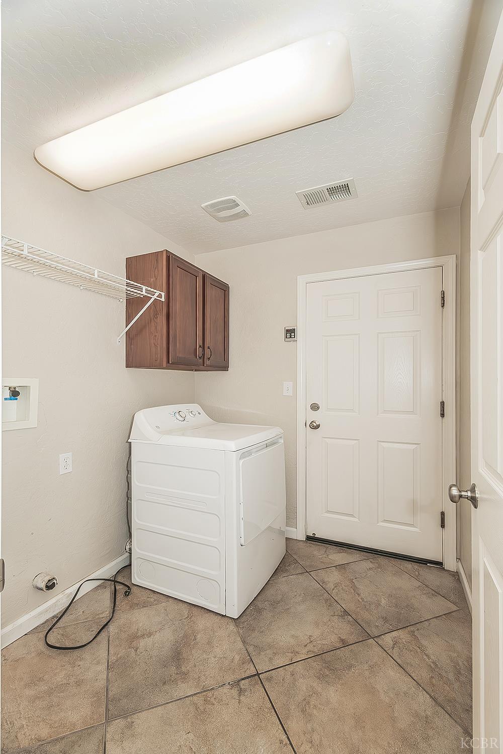 1847 W Heather Ln, Hanford, CA 93230