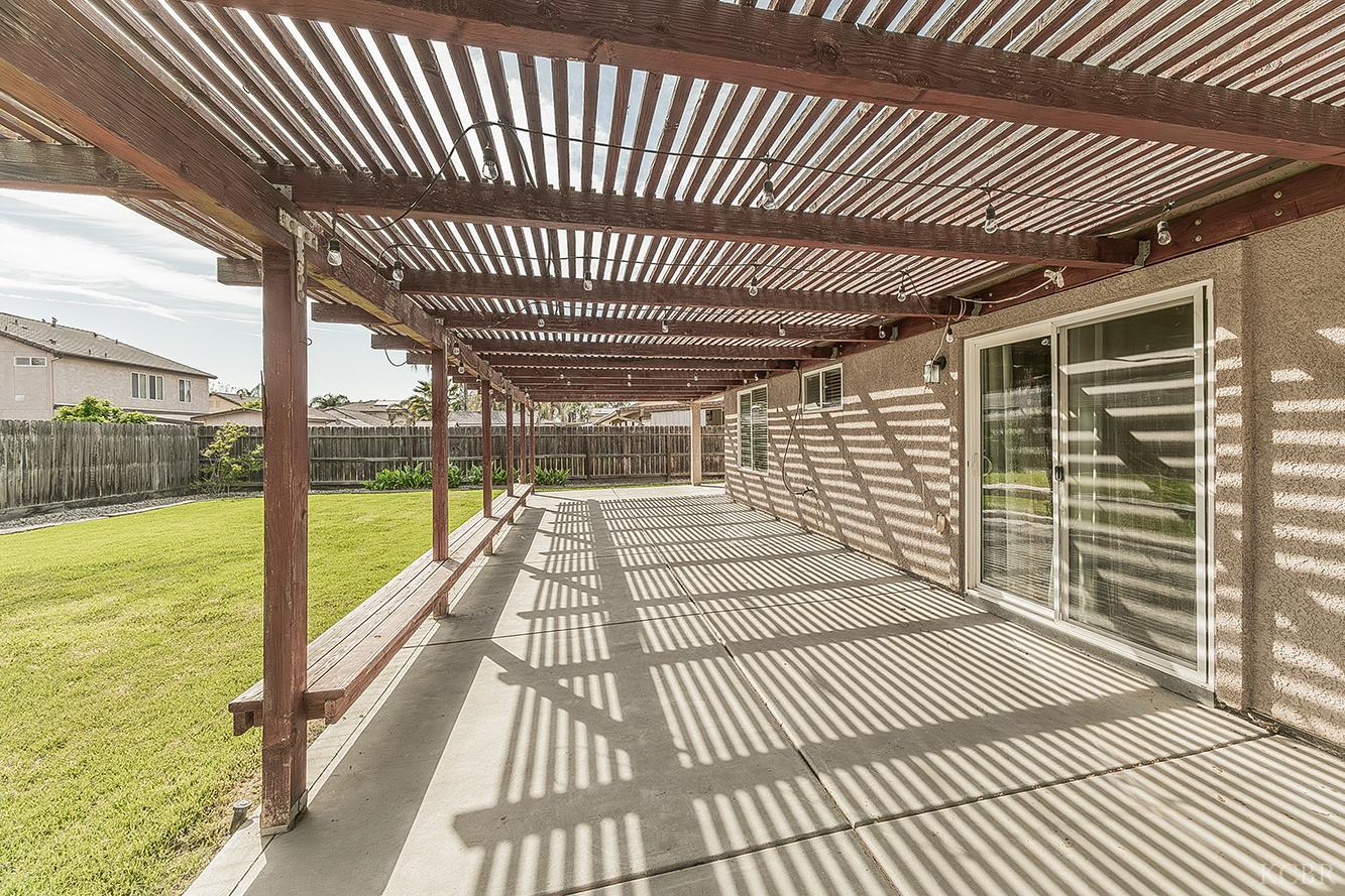 1847 W Heather Ln, Hanford, CA 93230