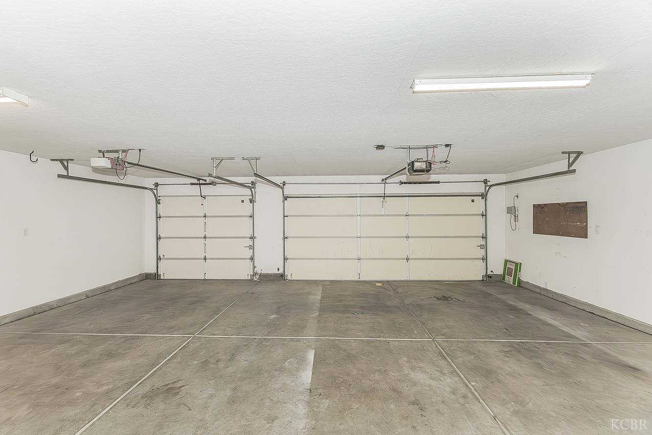 1847 W Heather Ln, Hanford, CA 93230