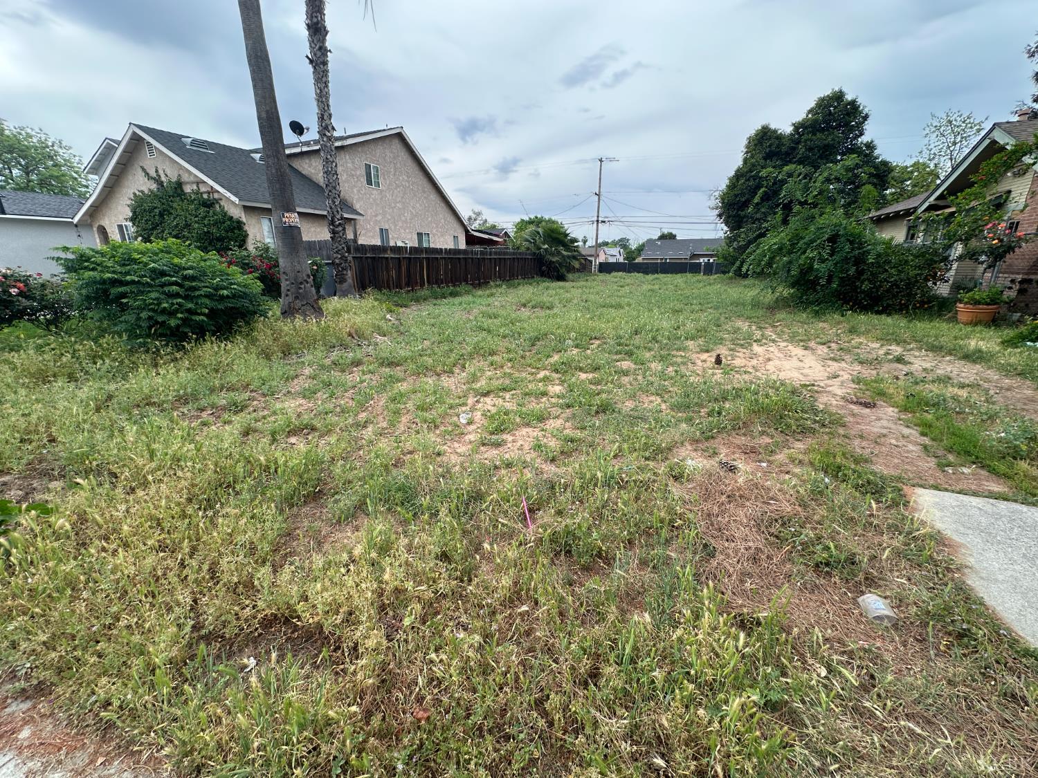 269 W Alluvial Ave, Pinedale, CA 93650