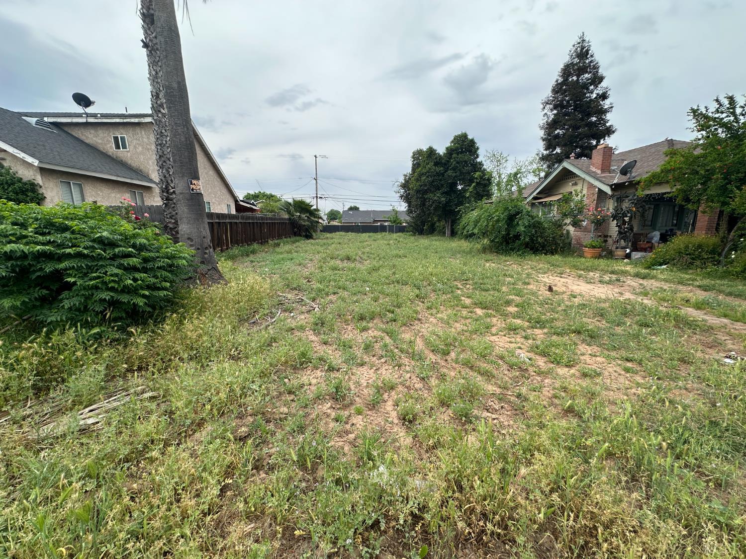 269 W Alluvial Ave, Pinedale, CA 93650