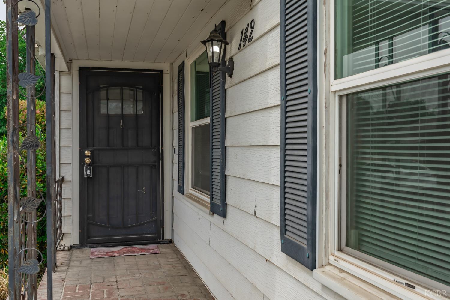 142 W Bush, Lemoore, CA 93245