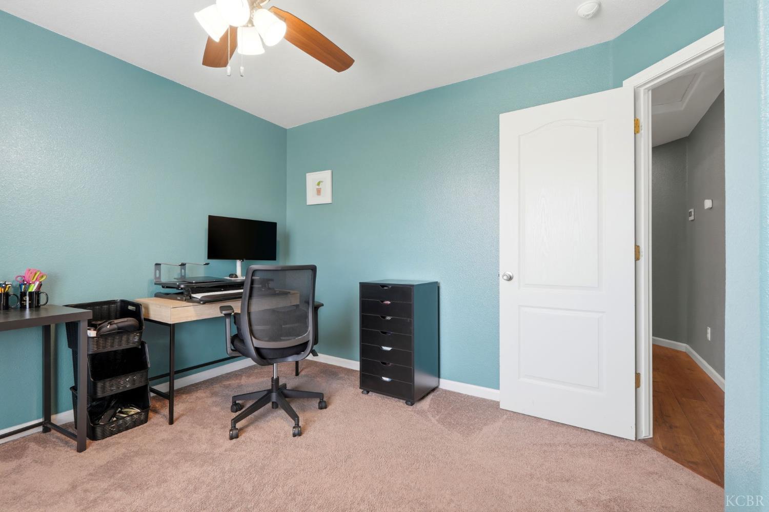 1059 W Ambassador Dr, Hanford, CA 93230