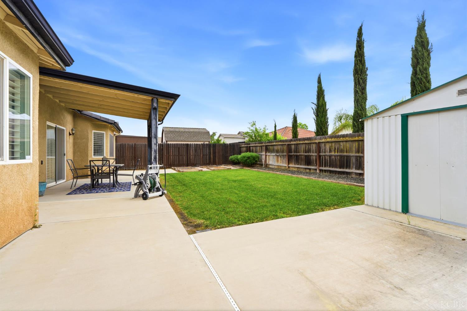 1059 W Ambassador Dr, Hanford, CA 93230