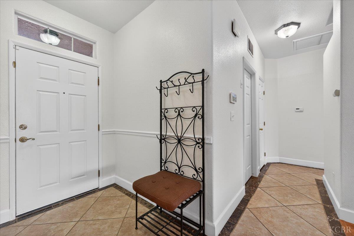 795 Northstar Dr, Hanford, CA 93230