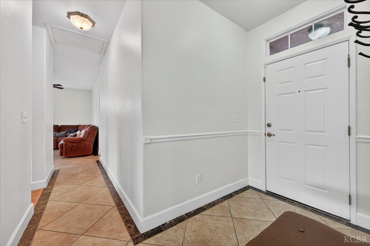 795 Northstar Dr, Hanford, CA 93230