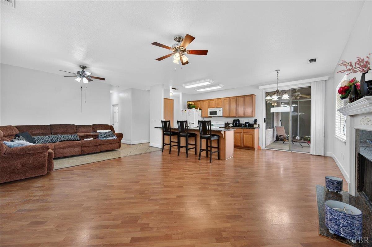 795 Northstar Dr, Hanford, CA 93230