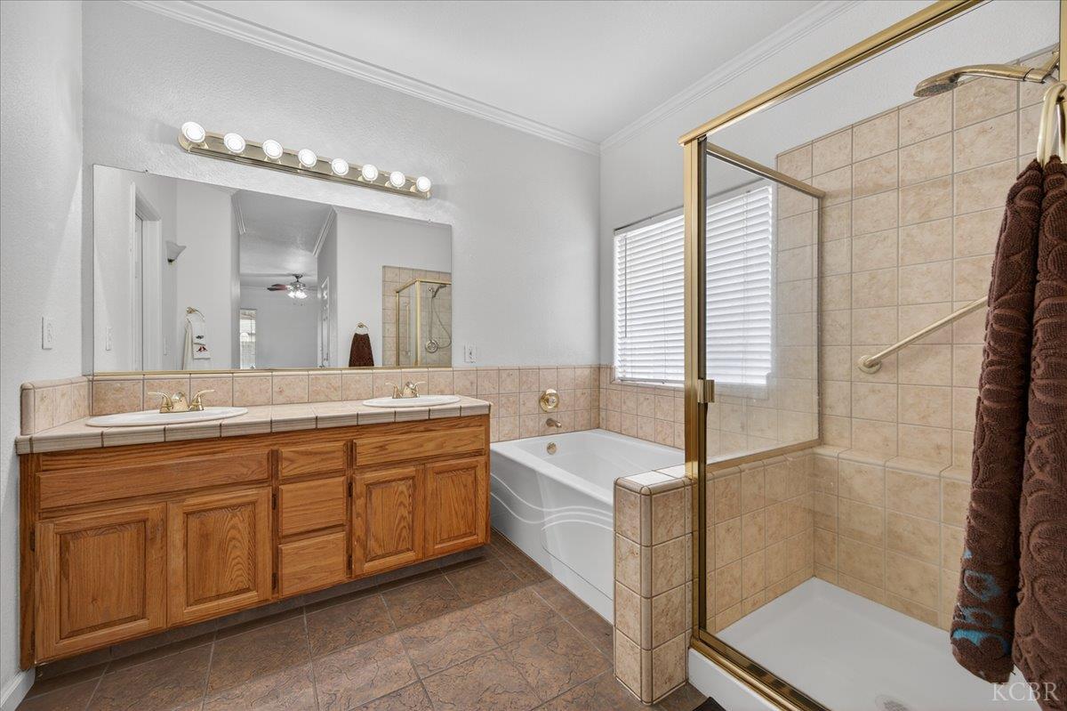 795 Northstar Dr, Hanford, CA 93230