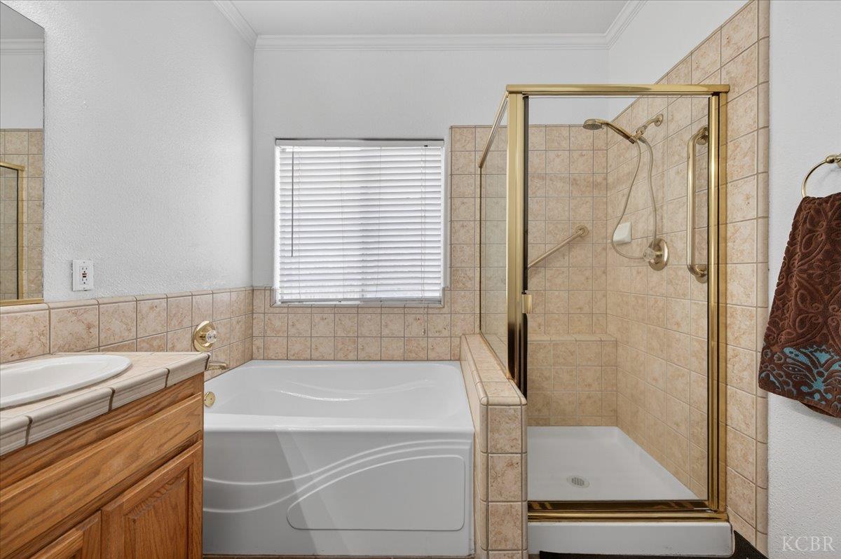 795 Northstar Dr, Hanford, CA 93230