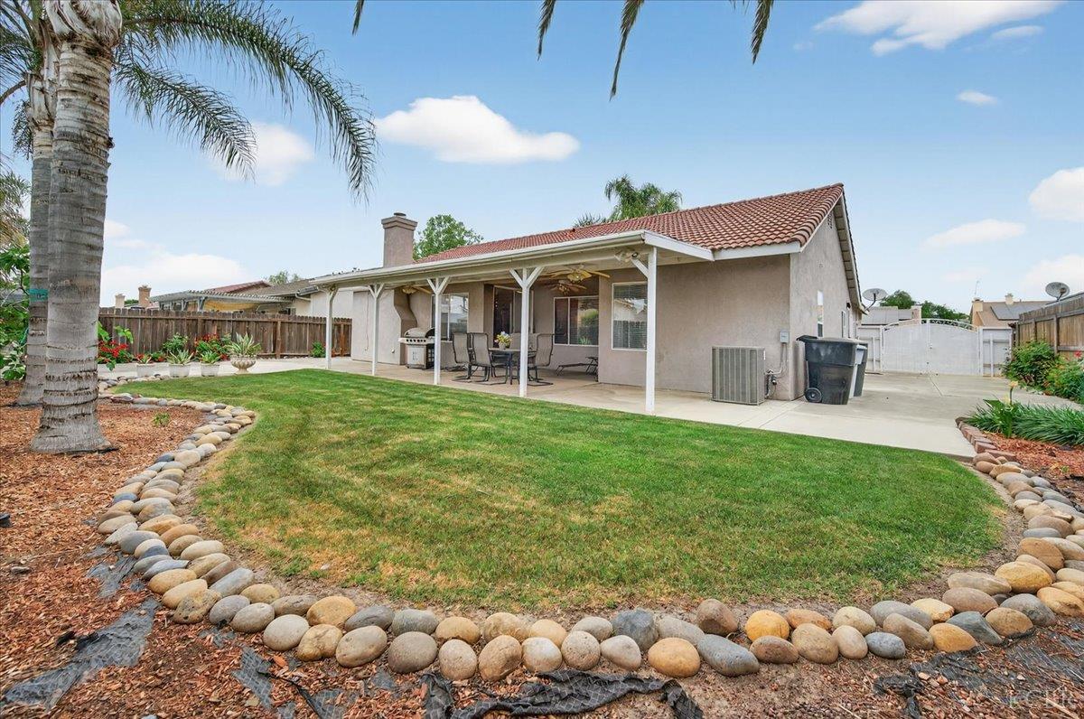 795 Northstar Dr, Hanford, CA 93230