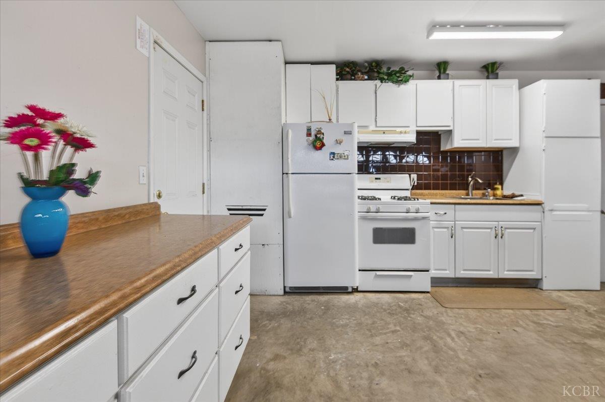 795 Northstar Dr, Hanford, CA 93230