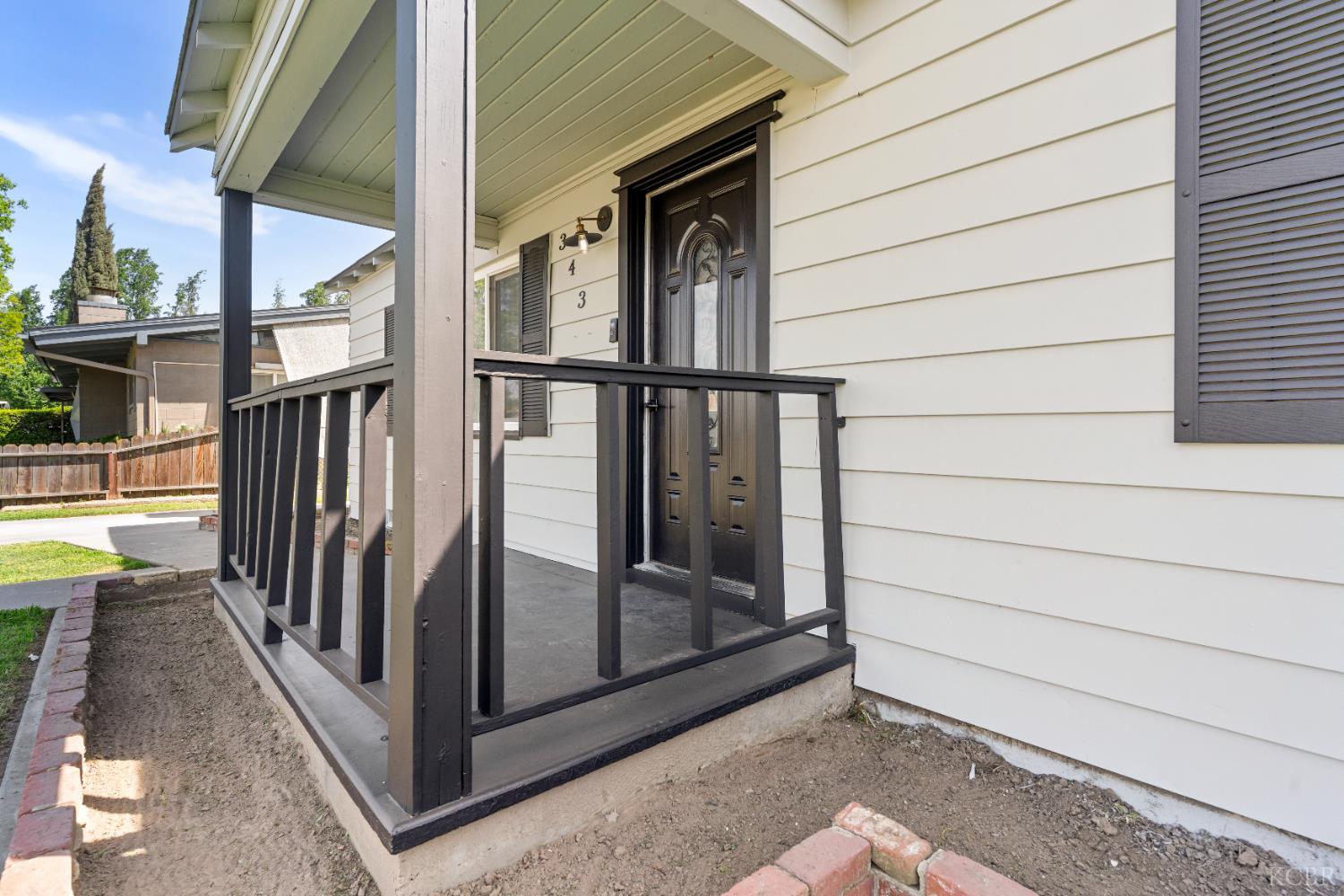 343 Walnut St, Lemoore, CA 93245