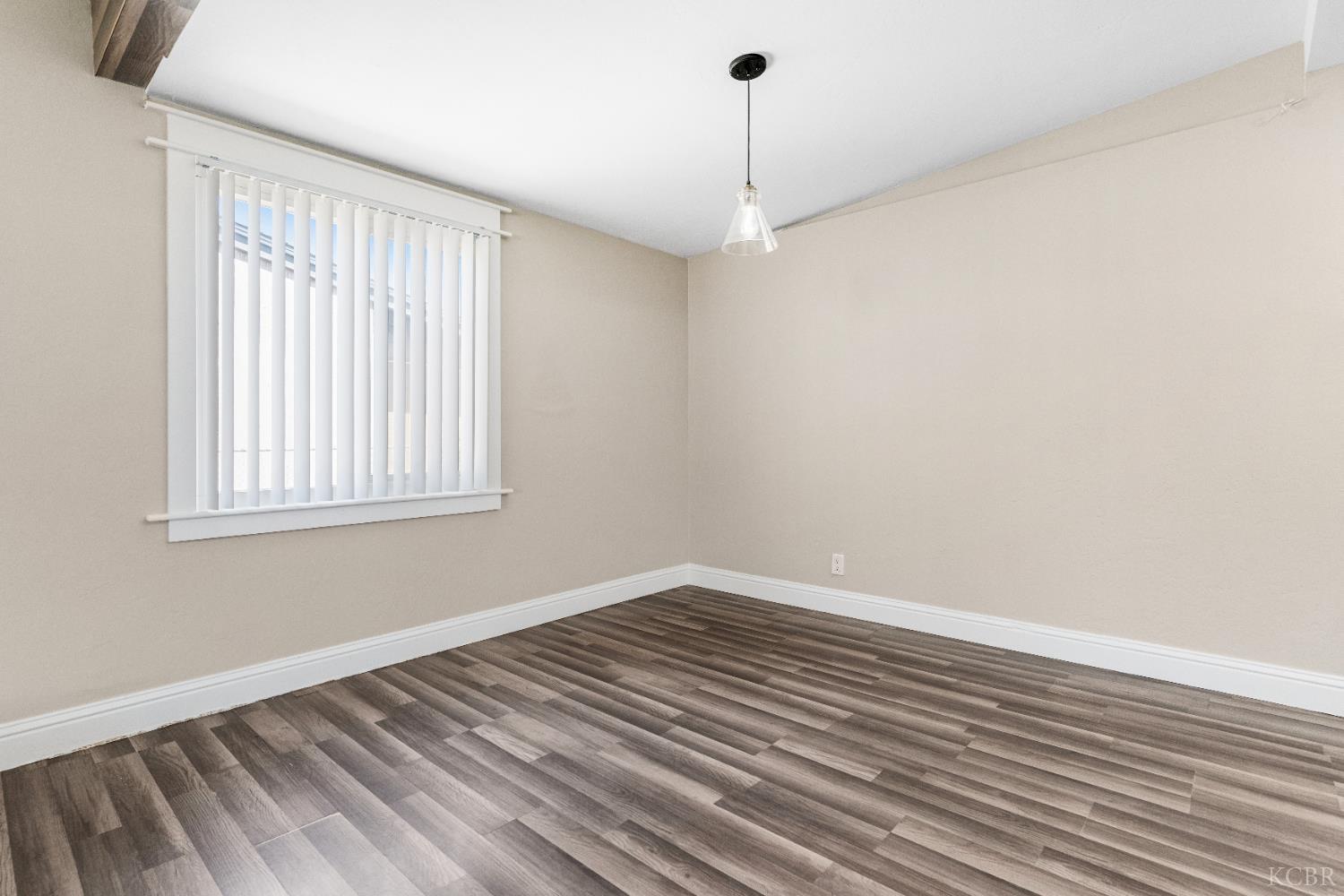 343 Walnut St, Lemoore, CA 93245