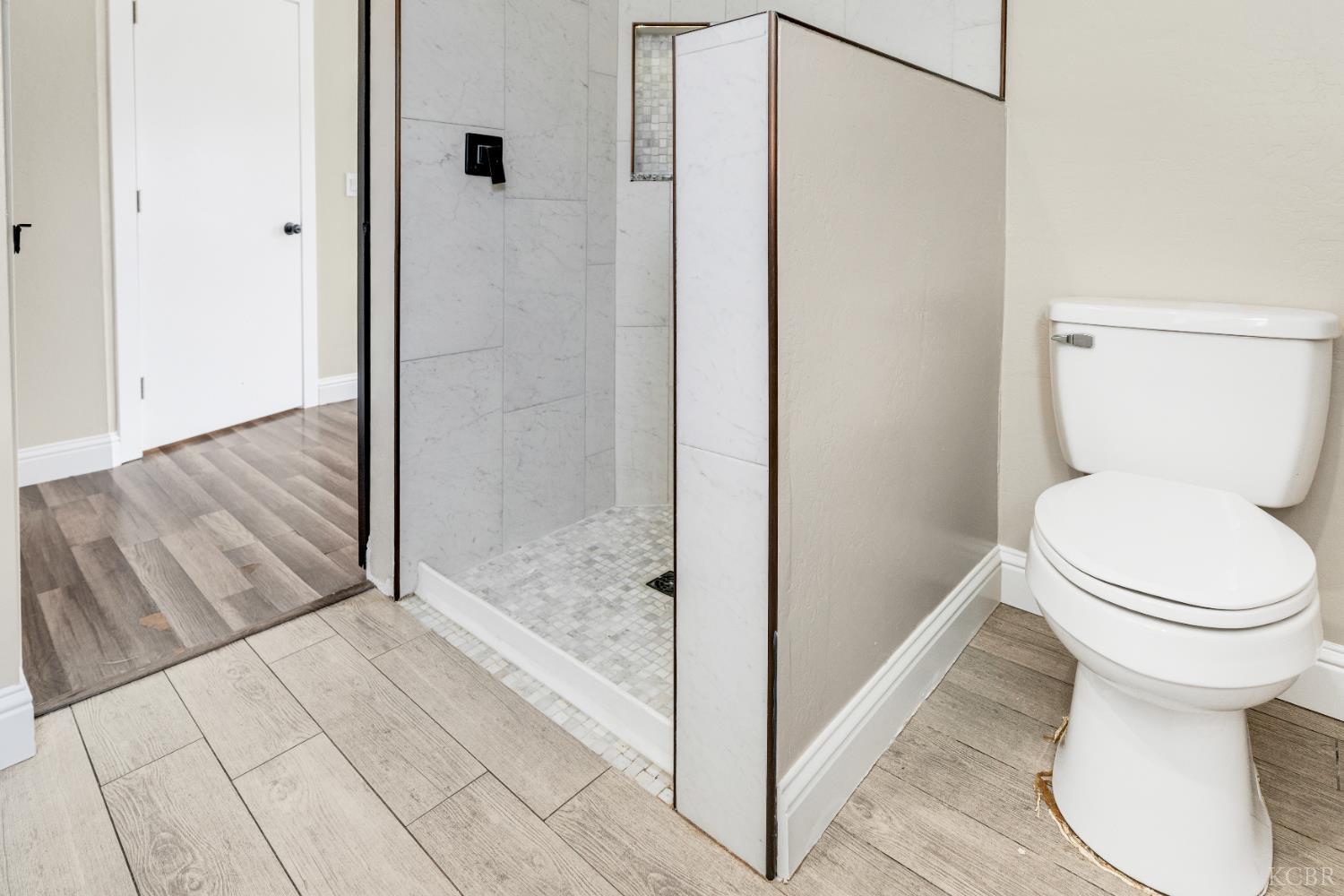 343 Walnut St, Lemoore, CA 93245