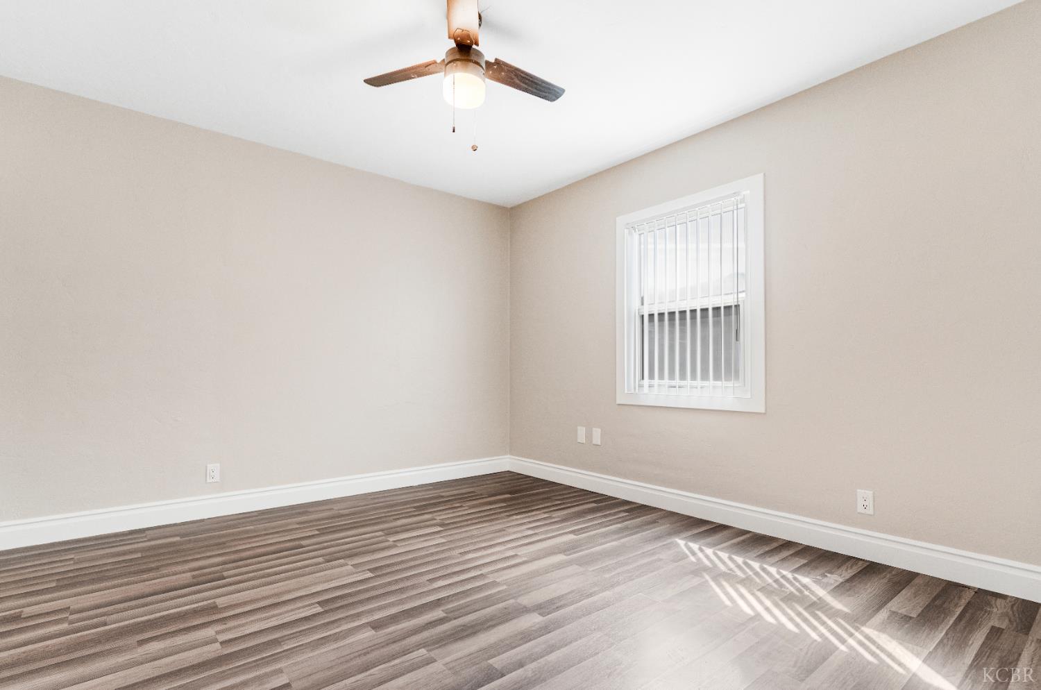 343 Walnut St, Lemoore, CA 93245