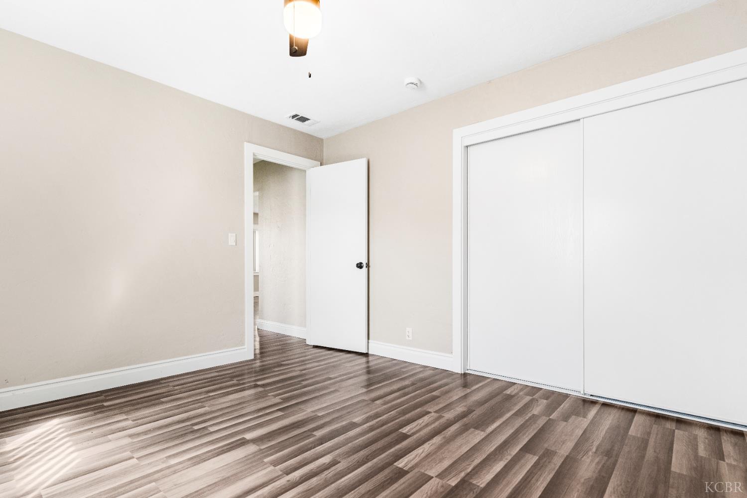 343 Walnut St, Lemoore, CA 93245