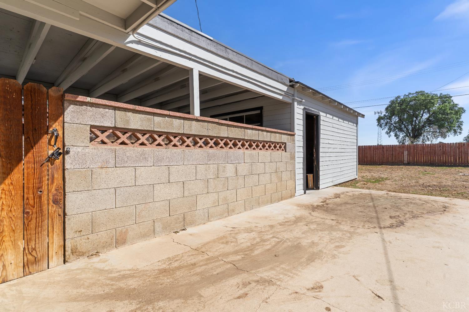 343 Walnut St, Lemoore, CA 93245