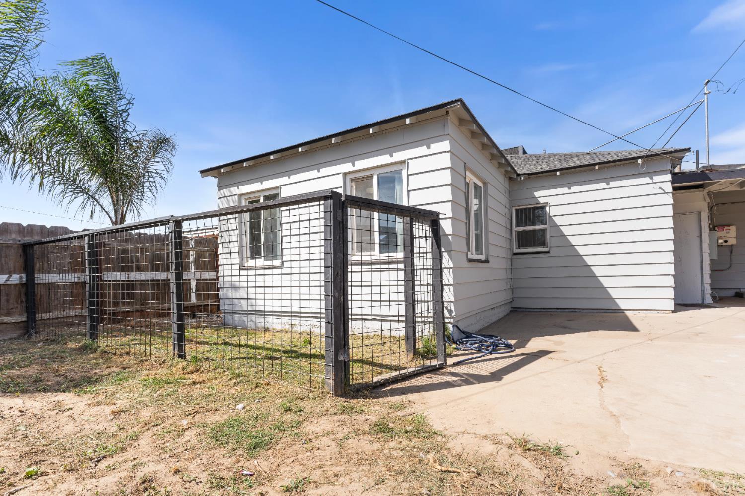343 Walnut St, Lemoore, CA 93245