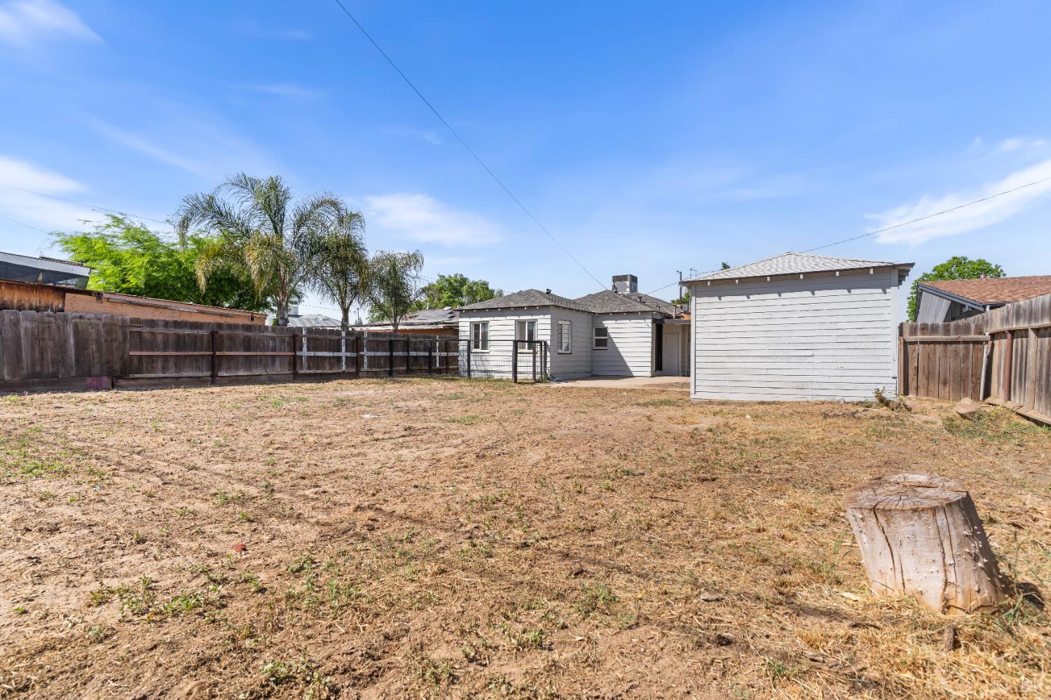 343 Walnut St, Lemoore, CA 93245