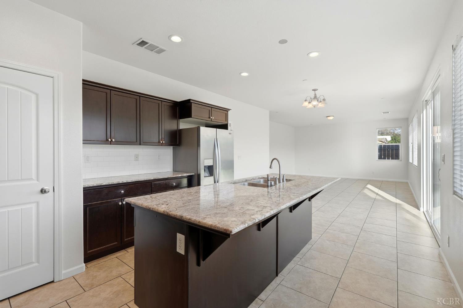 555 Portola St, Lemoore, CA 93245