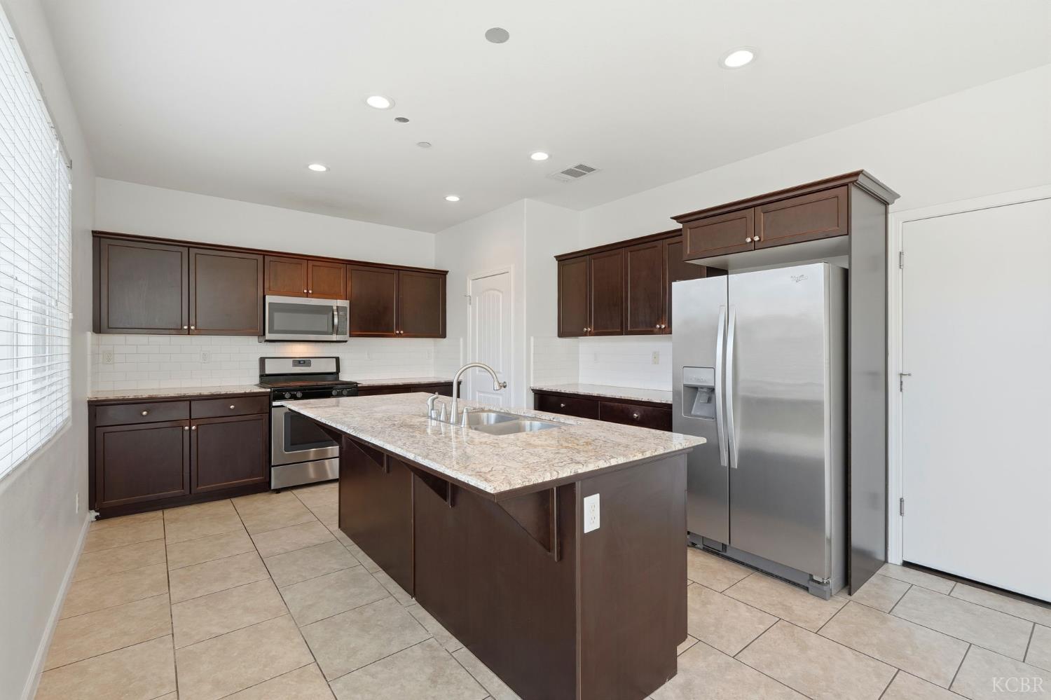 555 Portola St, Lemoore, CA 93245