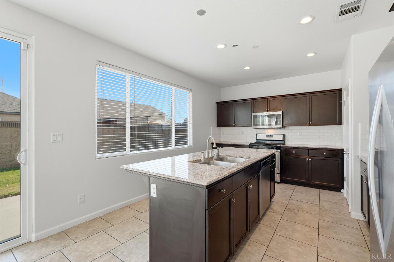 555 Portola St, Lemoore, CA 93245