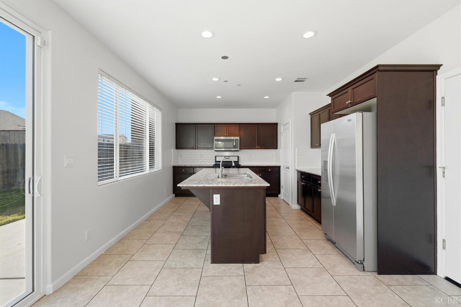 555 Portola St, Lemoore, CA 93245