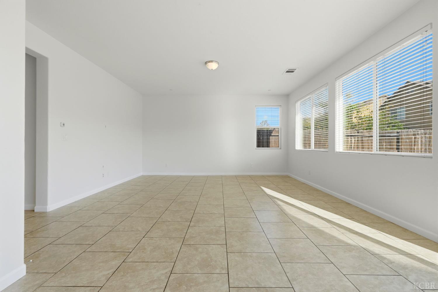 555 Portola St, Lemoore, CA 93245