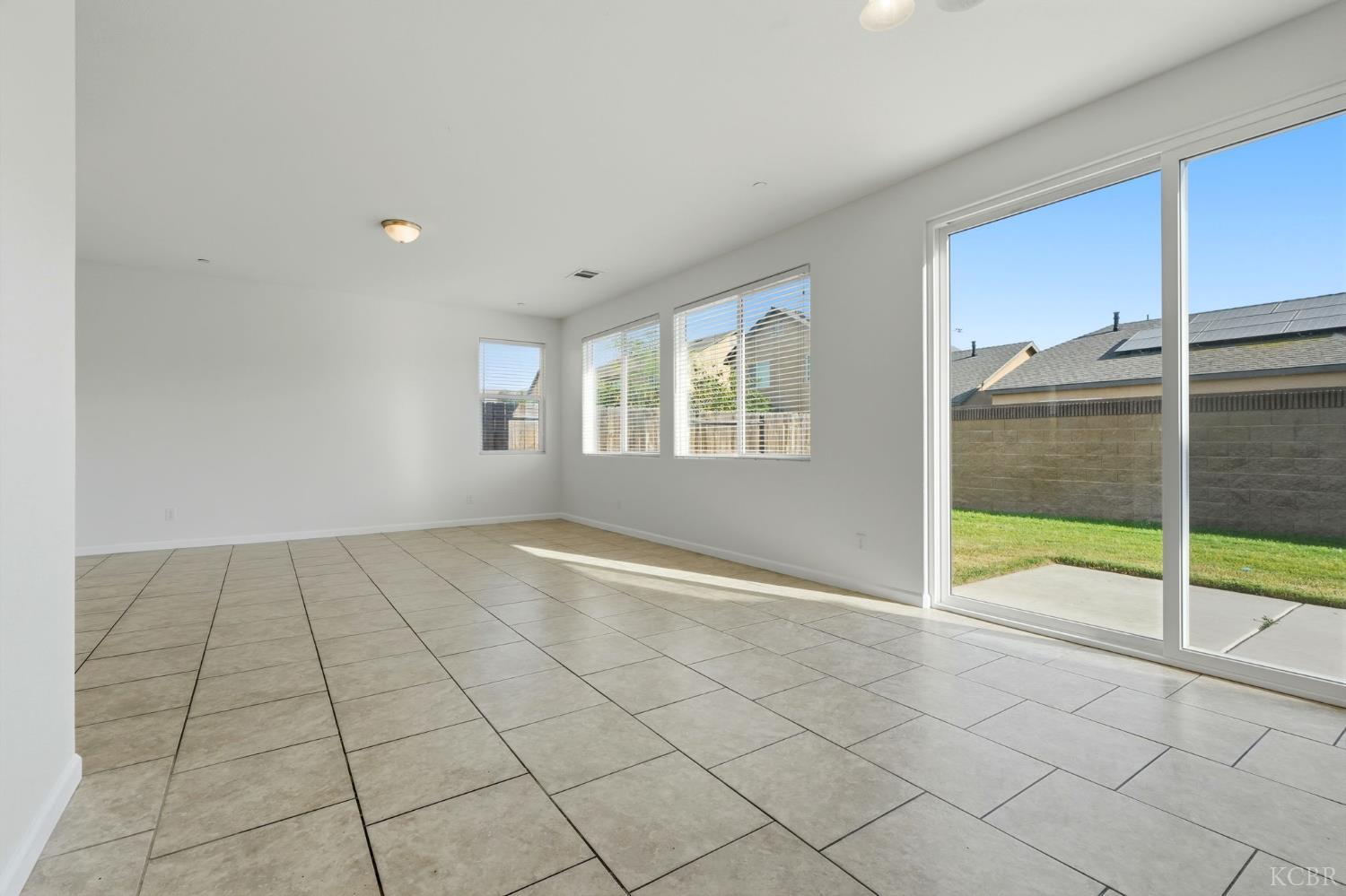 555 Portola St, Lemoore, CA 93245