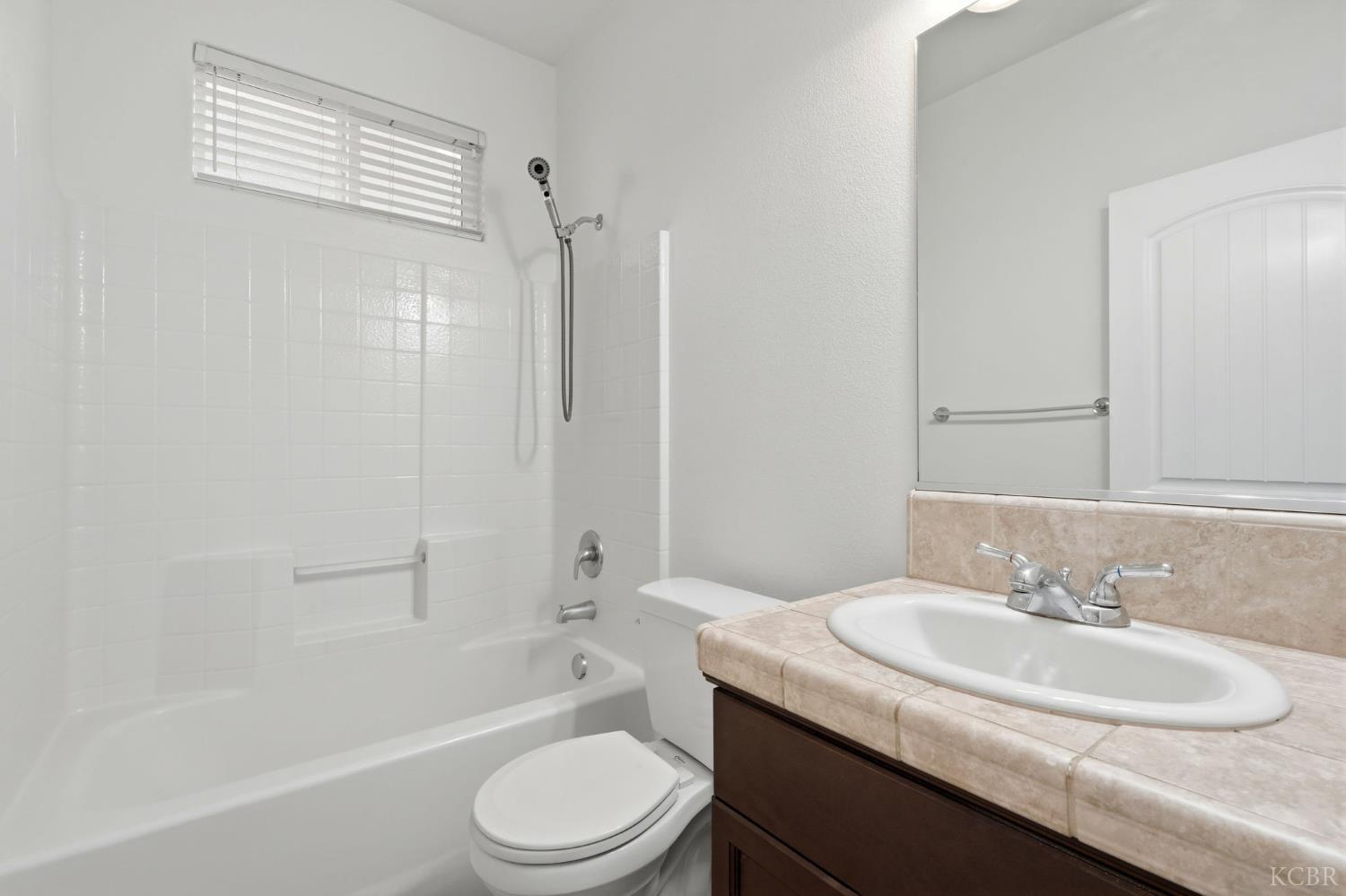 555 Portola St, Lemoore, CA 93245