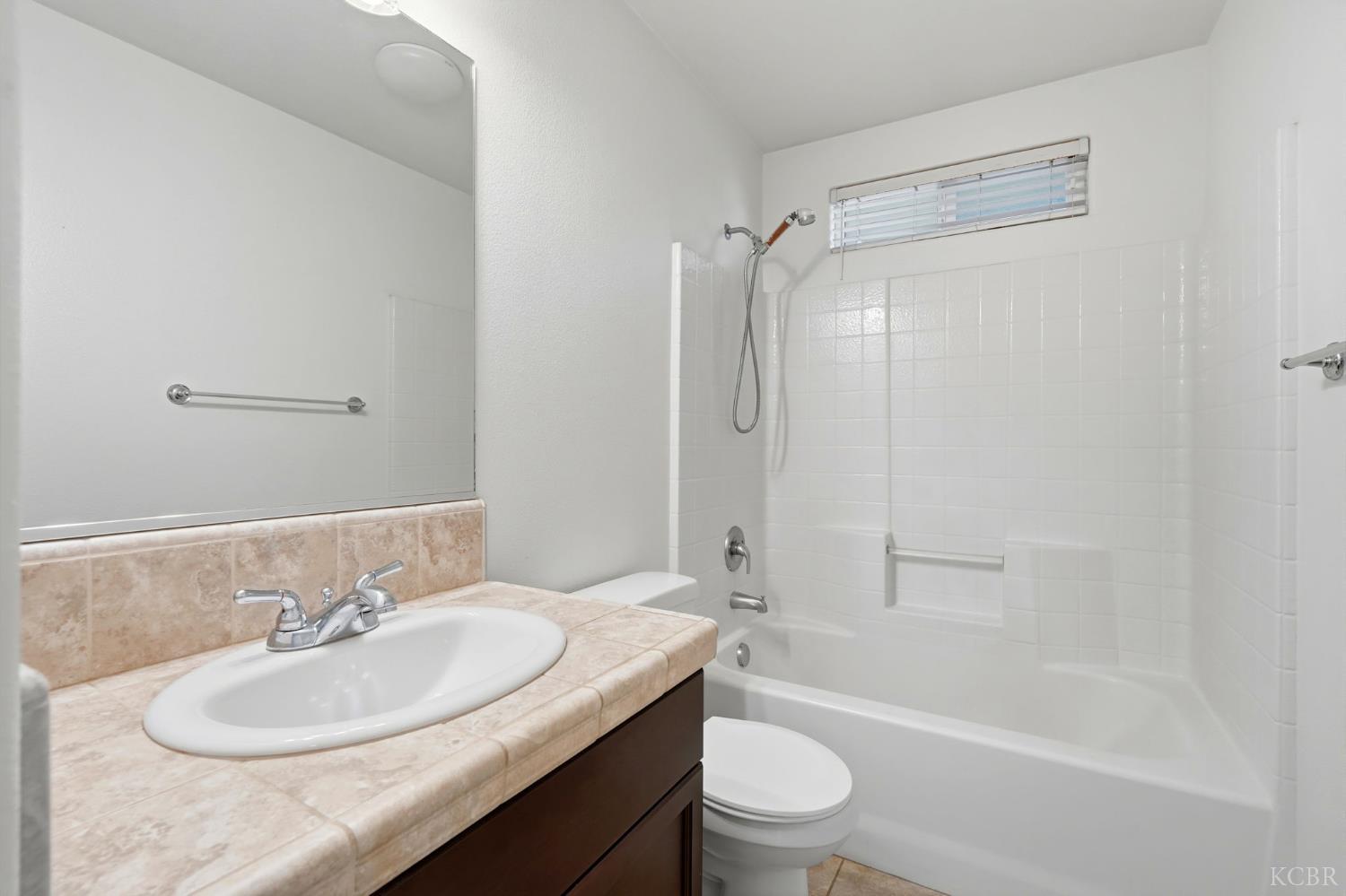 555 Portola St, Lemoore, CA 93245