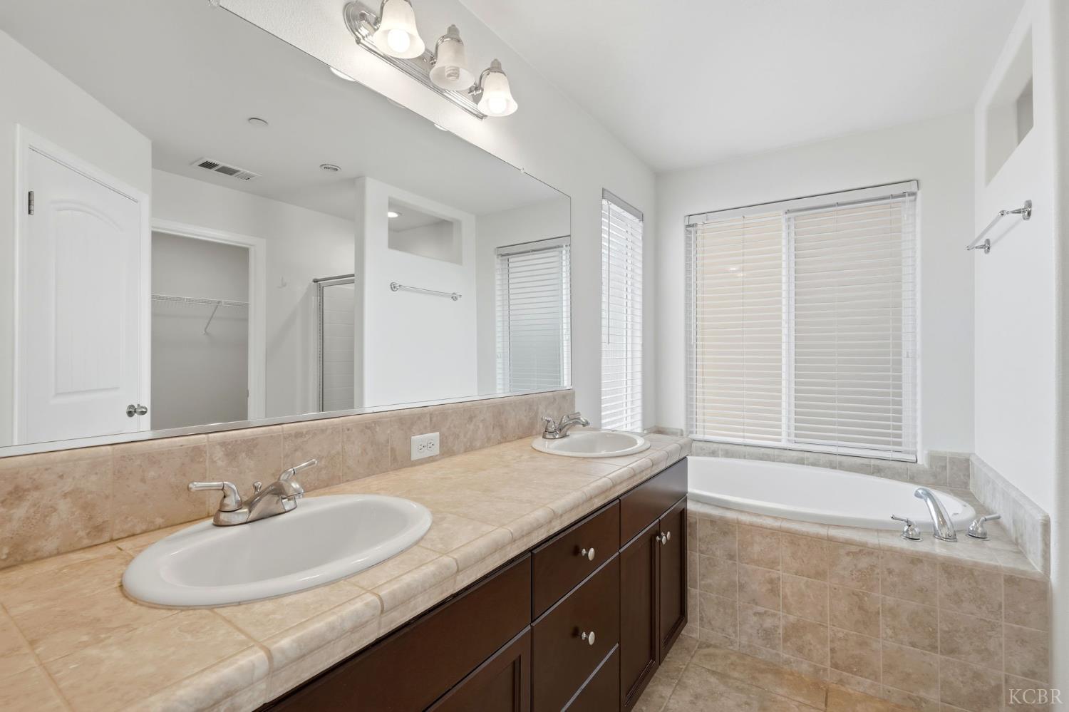 555 Portola St, Lemoore, CA 93245