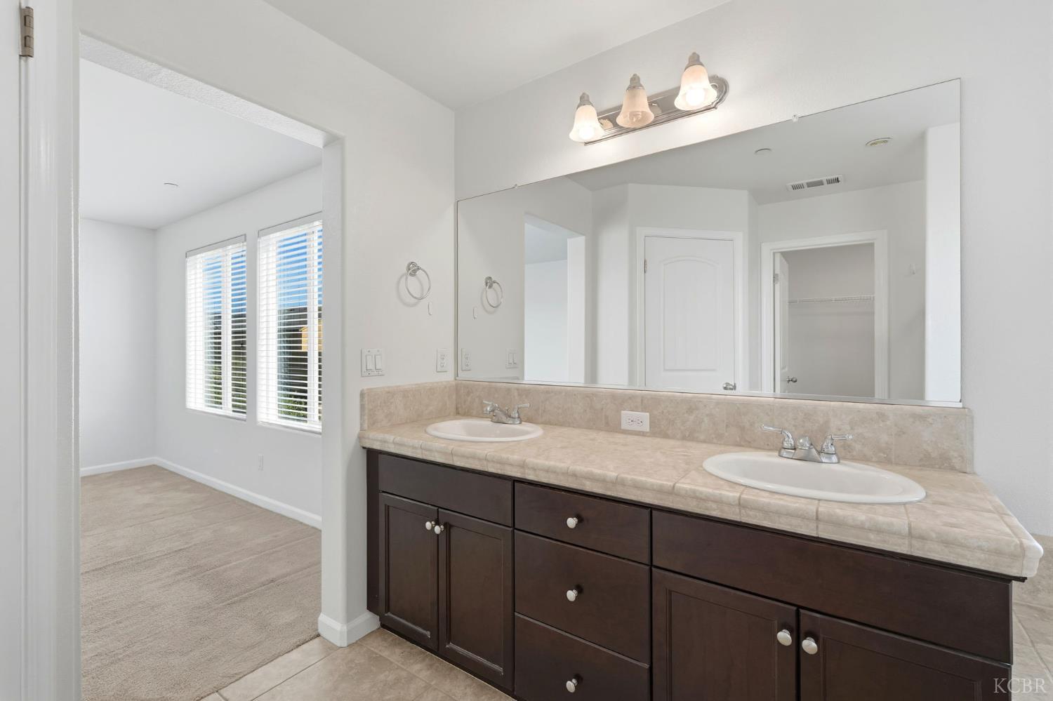 555 Portola St, Lemoore, CA 93245