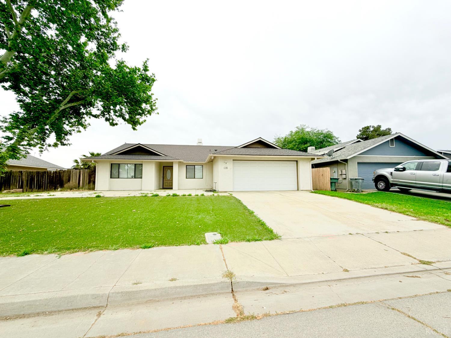 1708 Saltbrush Ave, Coalinga, CA 93210