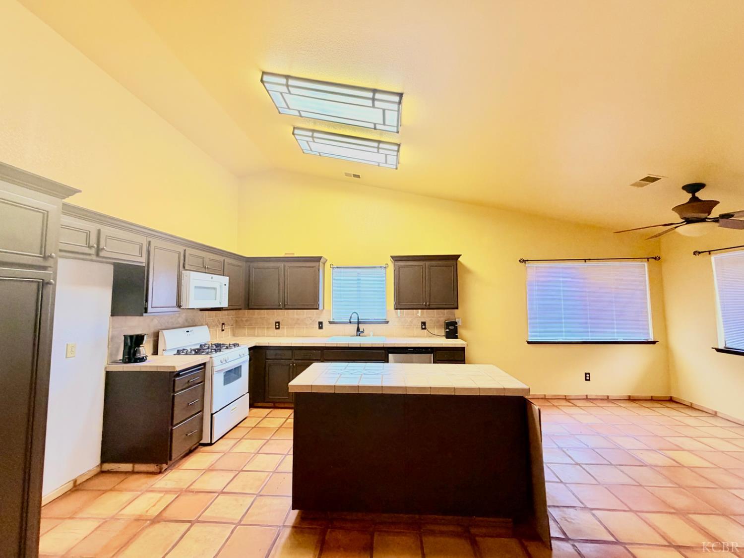 1708 Saltbrush Ave, Coalinga, CA 93210