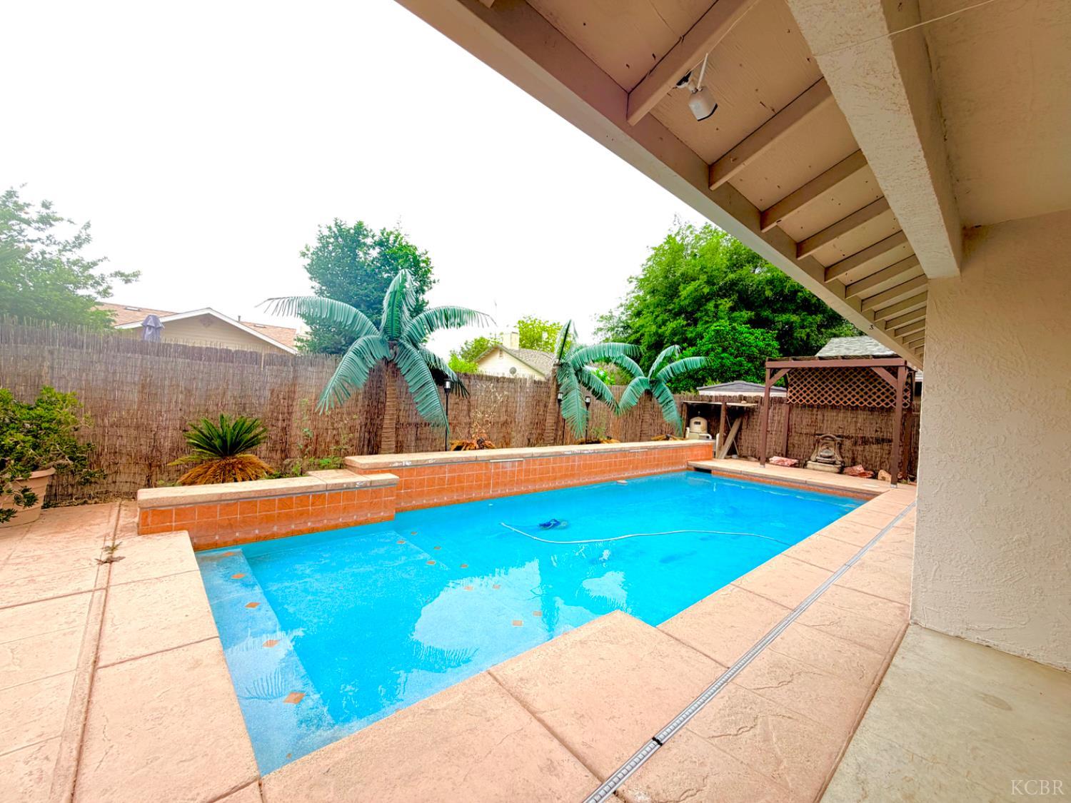 1708 Saltbrush Ave, Coalinga, CA 93210