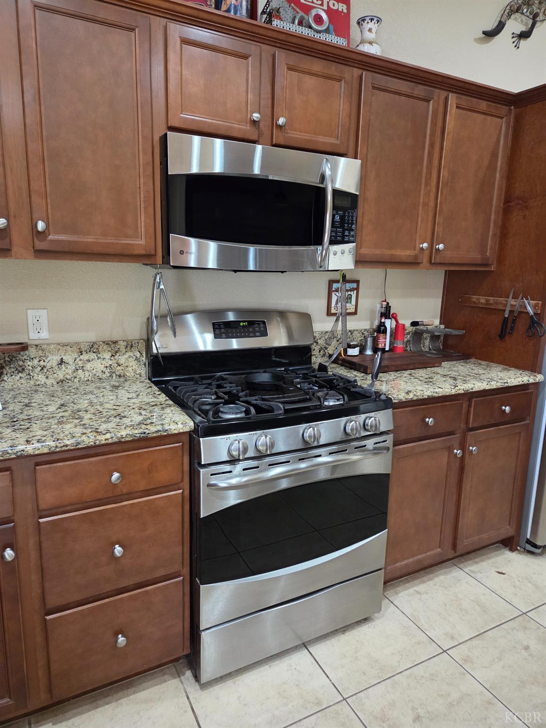 1545 National Dr, Lemoore, CA 93245