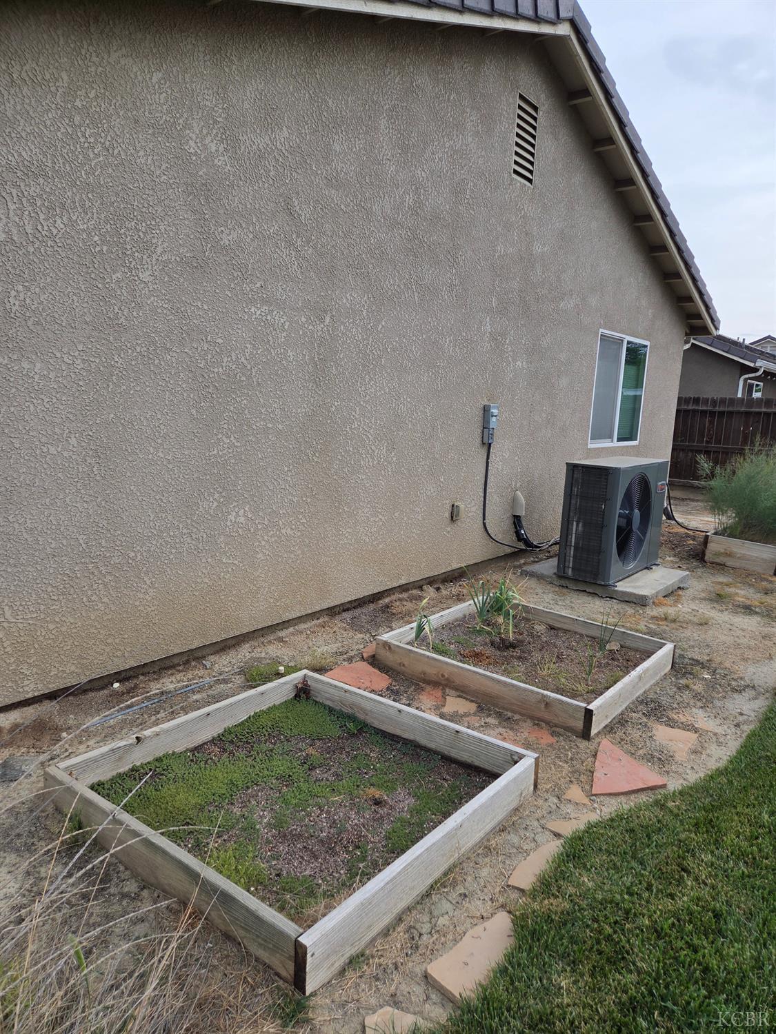 1545 National Dr, Lemoore, CA 93245