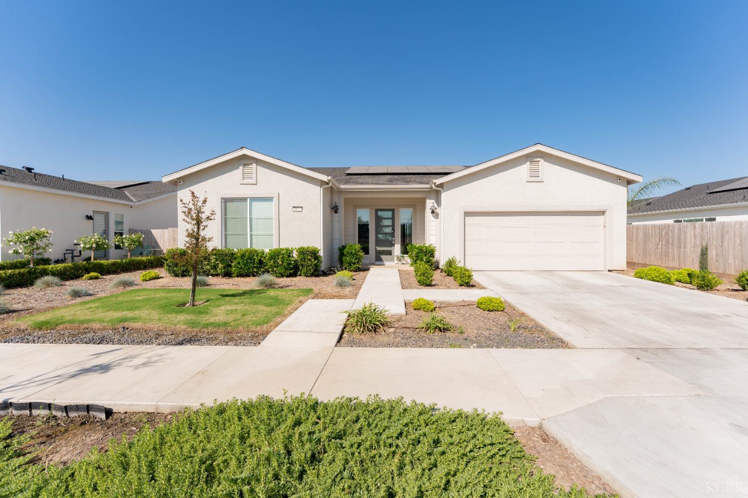 3811 N Santa Fe St, Visalia, CA 93292