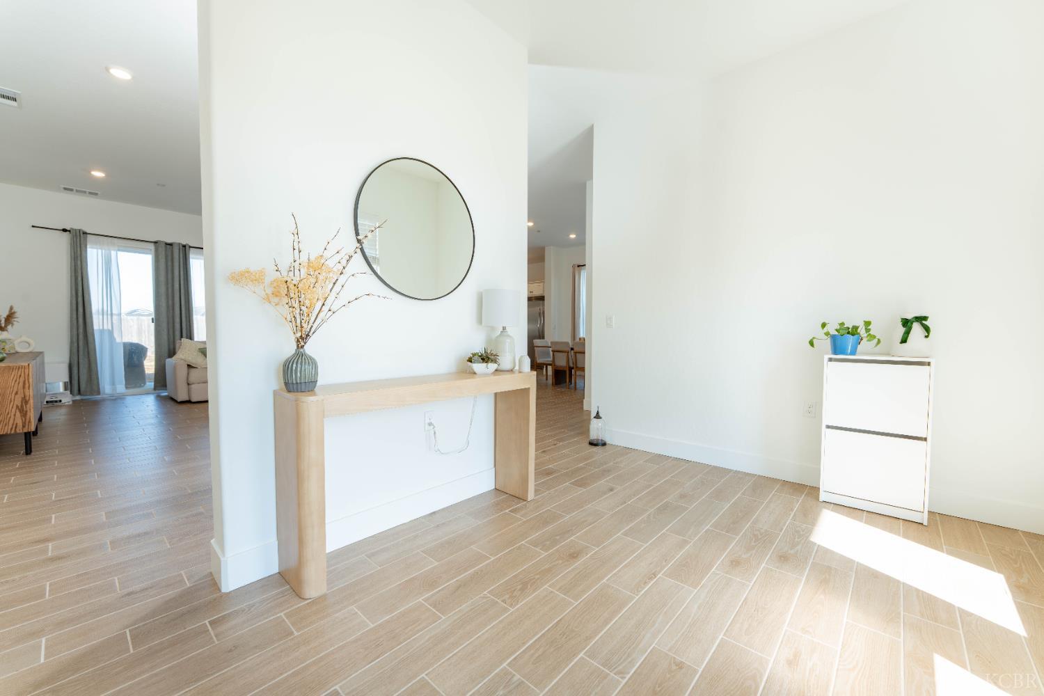 3811 N Santa Fe St, Visalia, CA 93292