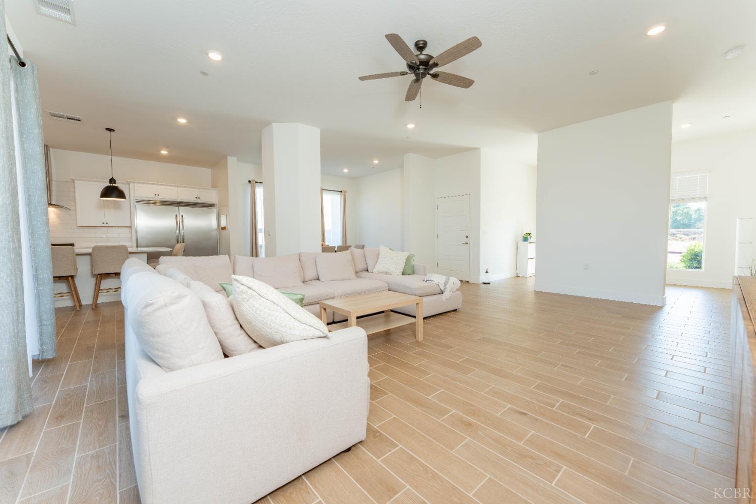 3811 N Santa Fe St, Visalia, CA 93292