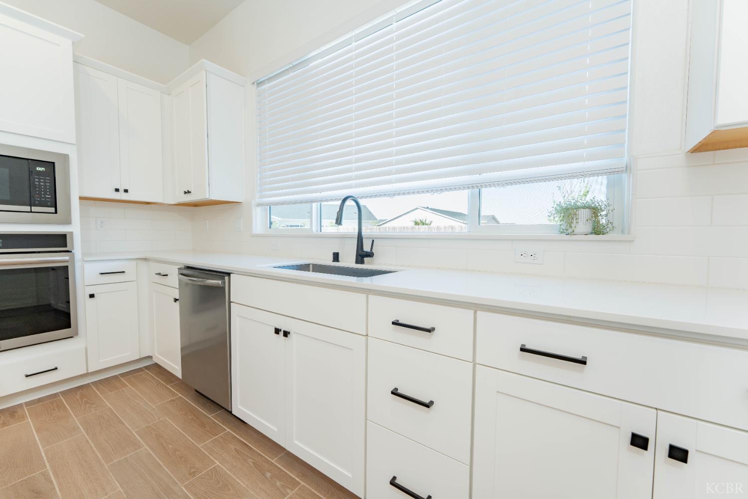 3811 N Santa Fe St, Visalia, CA 93292