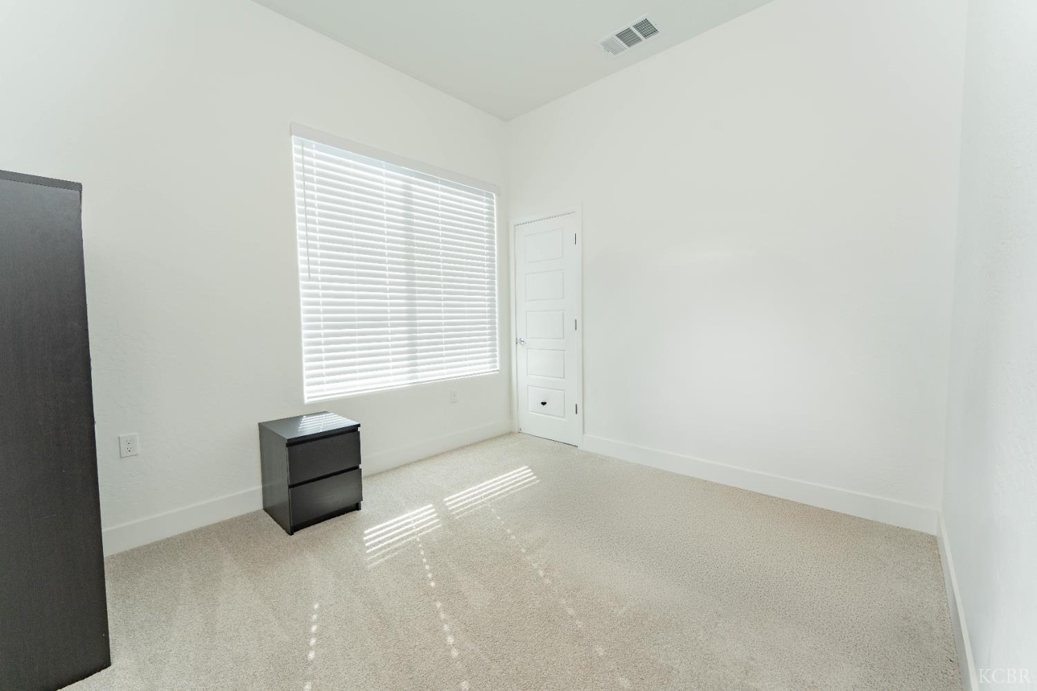 3811 N Santa Fe St, Visalia, CA 93292