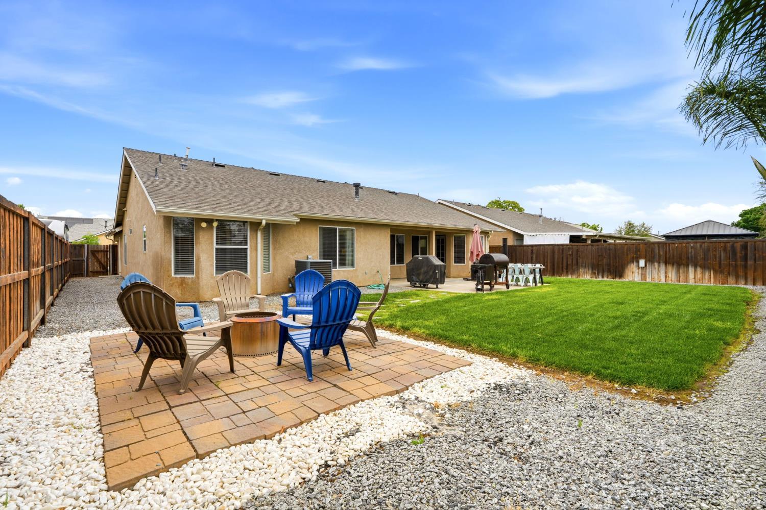 1155 W Julia Way, Hanford, CA 93230