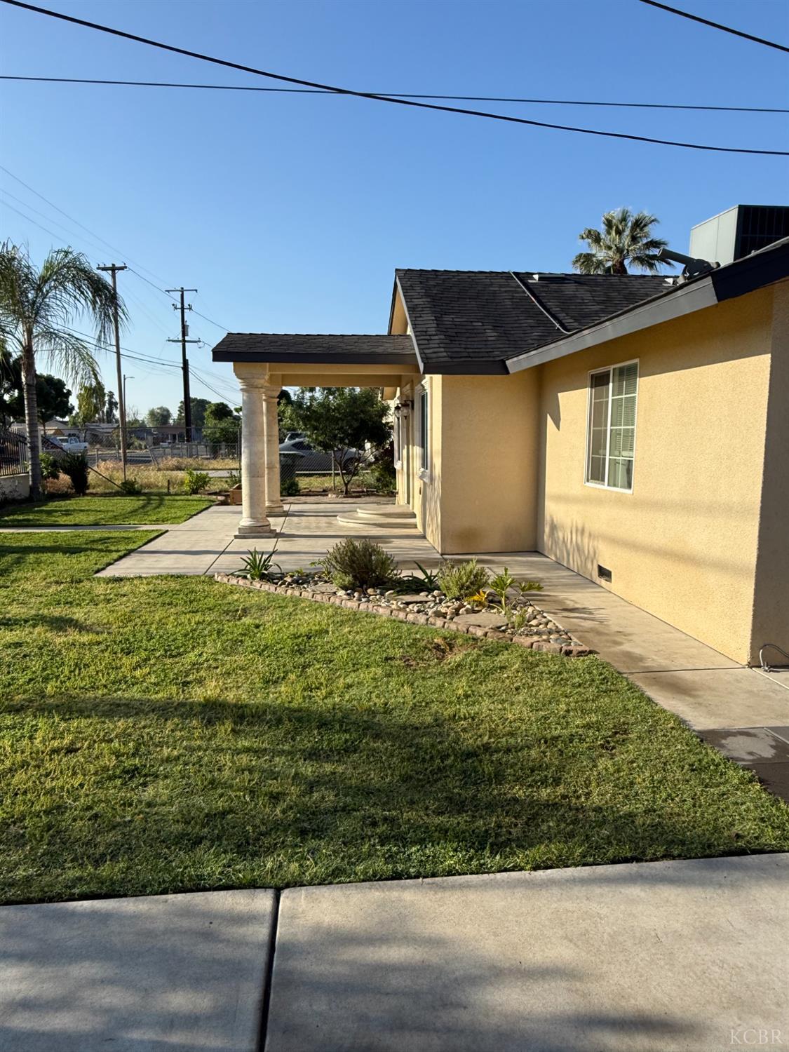 1463 Rowell, Fresno, CA 93703