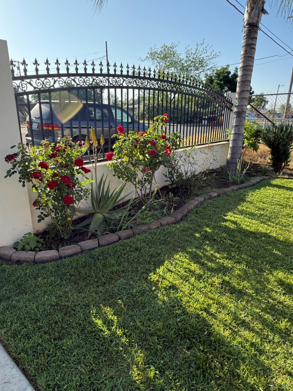 1463 Rowell, Fresno, CA 93703